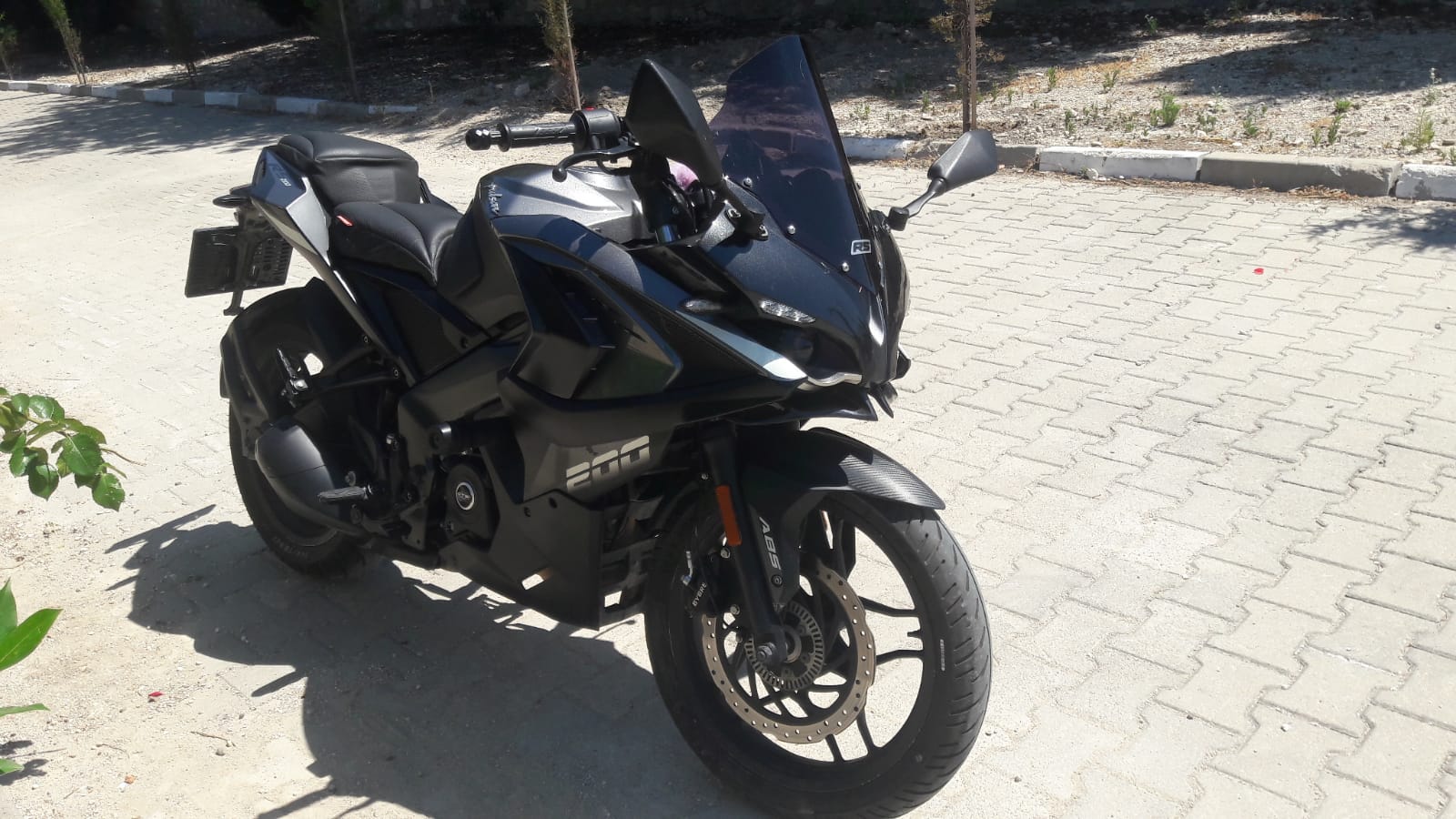 Bajaj Pulsar RS 200 Sport 8300 km 2024 Model