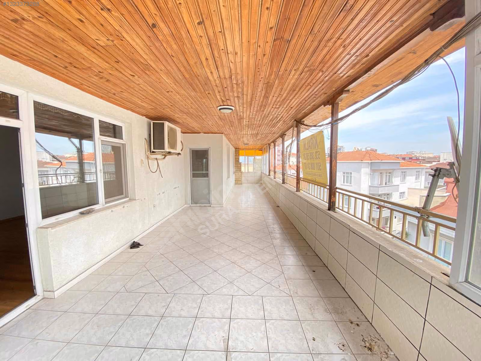 AKDENİZ CADDESİNDE GENİŞ 4+1 KİRALIK DAİRE