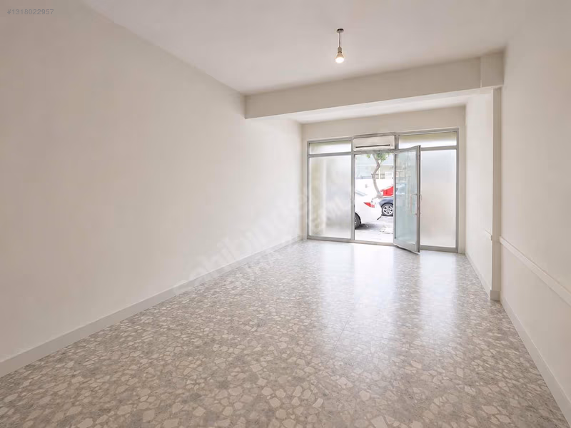 ORTA ASYA CADDESİNDE OTOMATİK KEPENKLİ YOĞUN TİCARİLERİN OLDUĞU